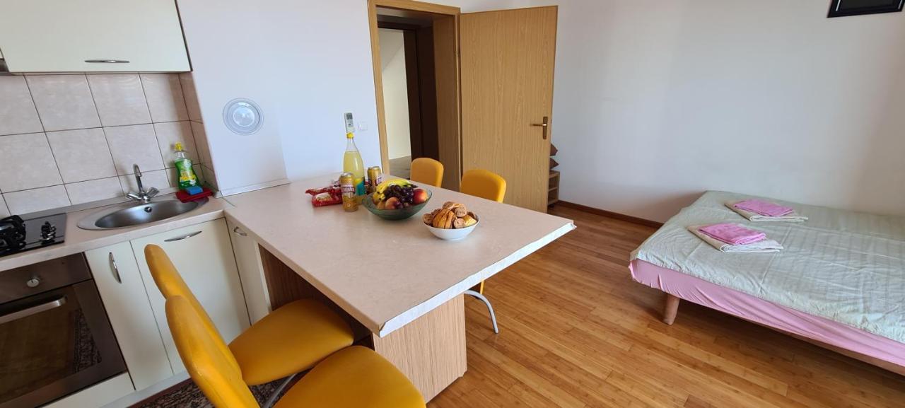 Apartmani Gizela Donji Seget Eksteriør bilde