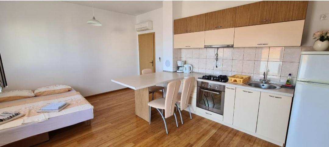 Apartmani Gizela Donji Seget Rom bilde