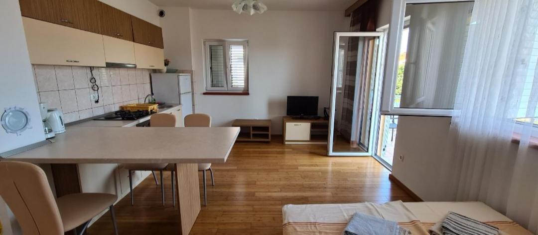 Apartmani Gizela Donji Seget Rom bilde