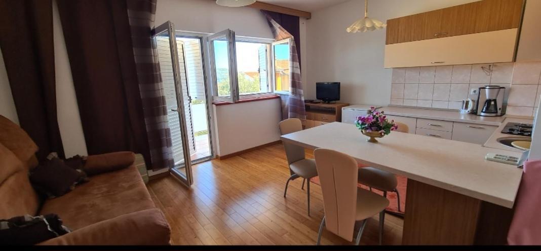 Apartmani Gizela Donji Seget Rom bilde